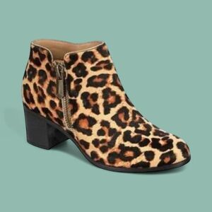 NWOB Michael by Michael Shannon Leopard Print Calf Hair sz 8
